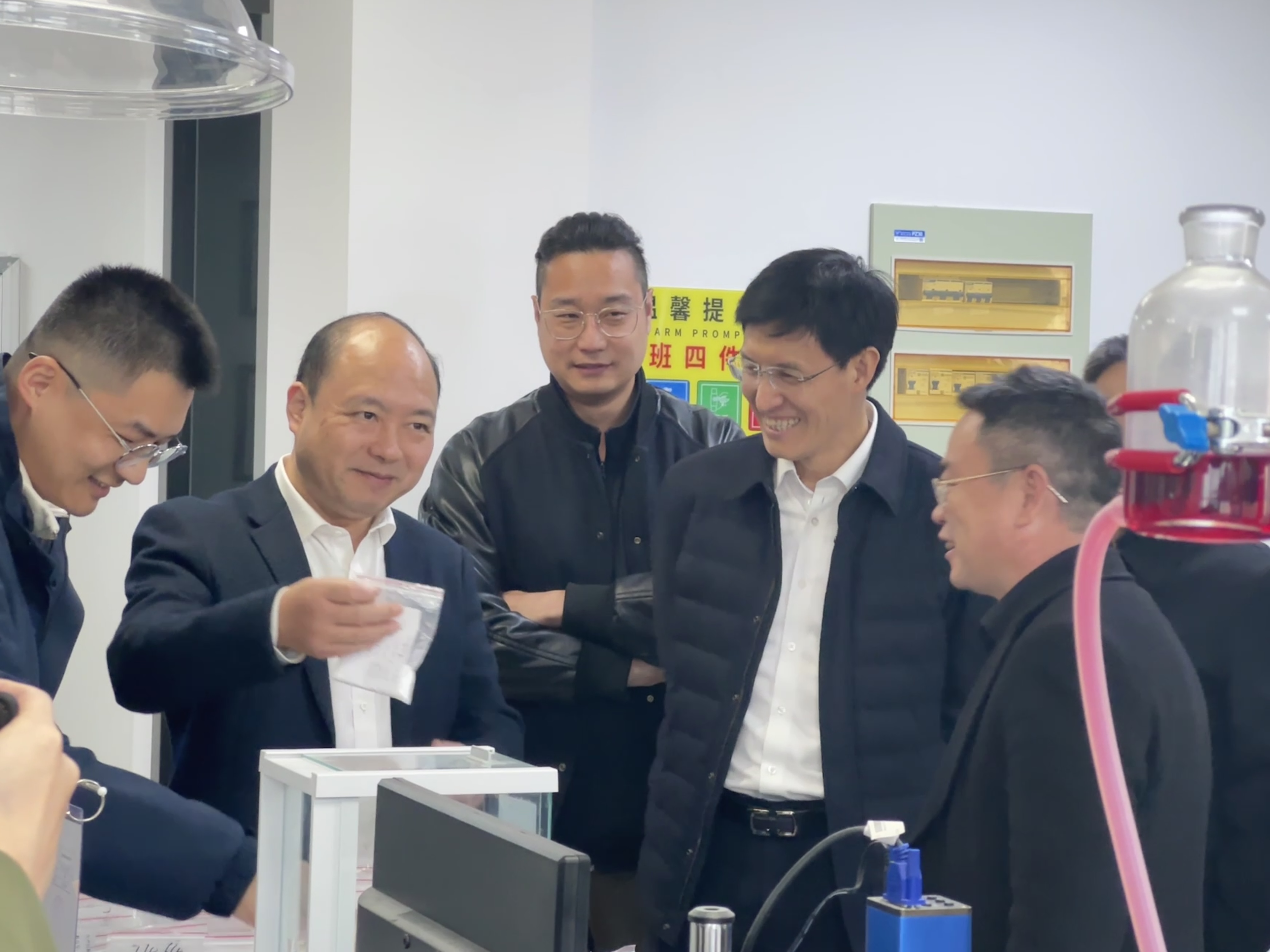 熱烈歡迎市委書記仲旭東蒞臨我司參觀指導(dǎo)! 熱烈歡迎市委書記仲旭東蒞臨我司參觀指導(dǎo)!